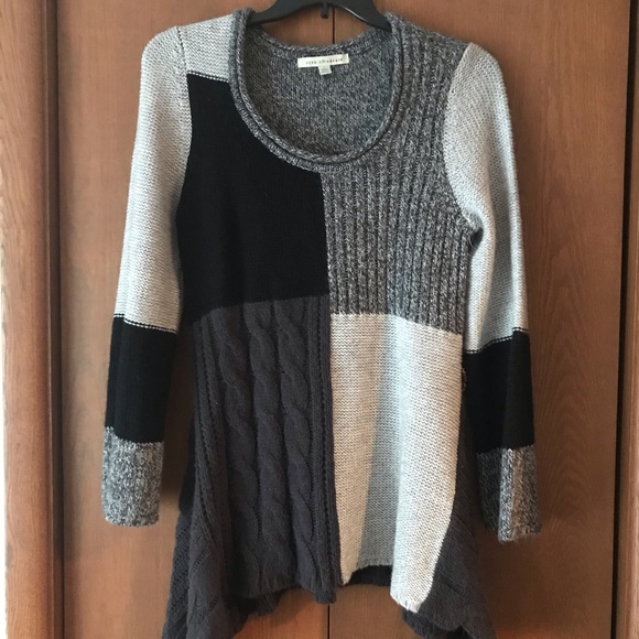 Colorblocked Sweater - Picture 1 of 10